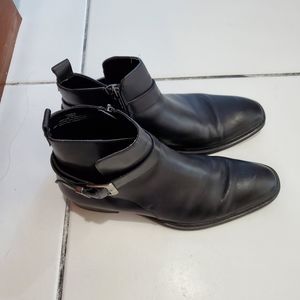 Brand New Karl lagerfeld men boots in black size 9.5